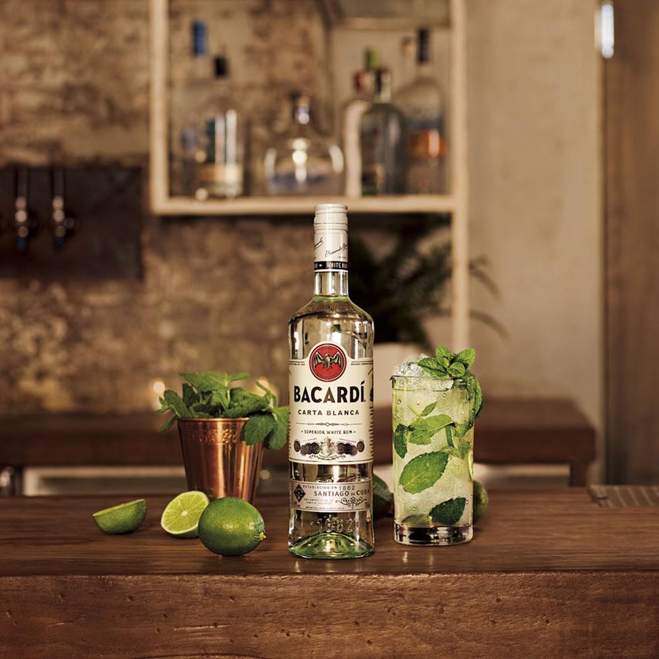 Cu o sticla de Bacardi poti sa faci minuni! Iata cateva cocktail-uri delicioase!